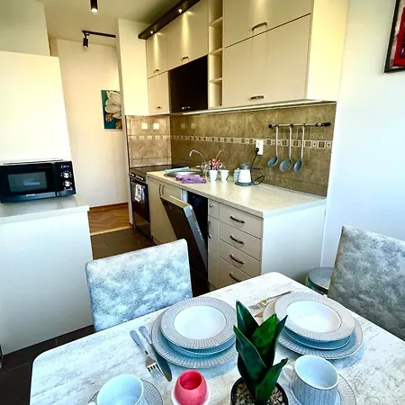 דירה Like Home2